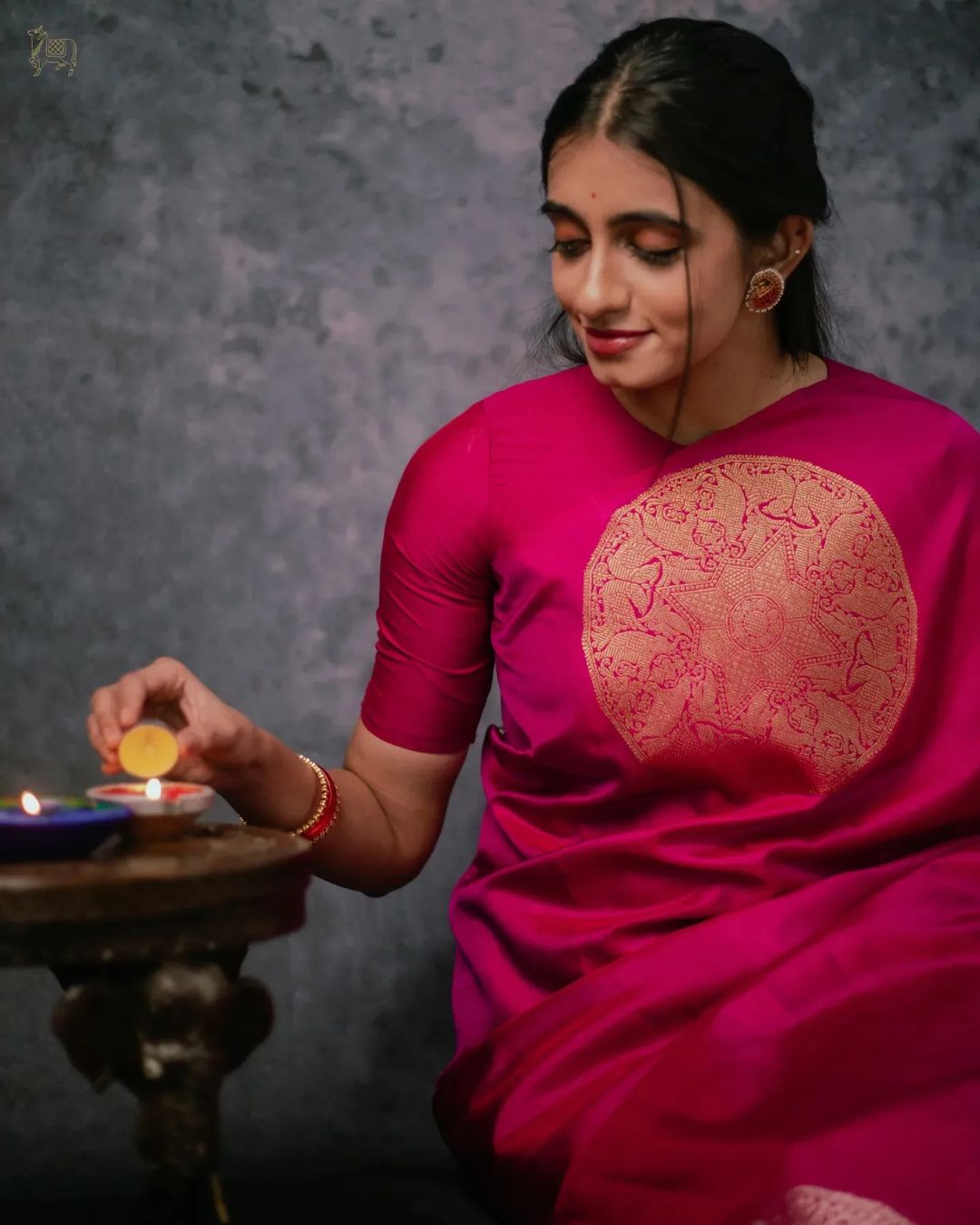 Self Design Banarasi Jacquard Saree (Pink)