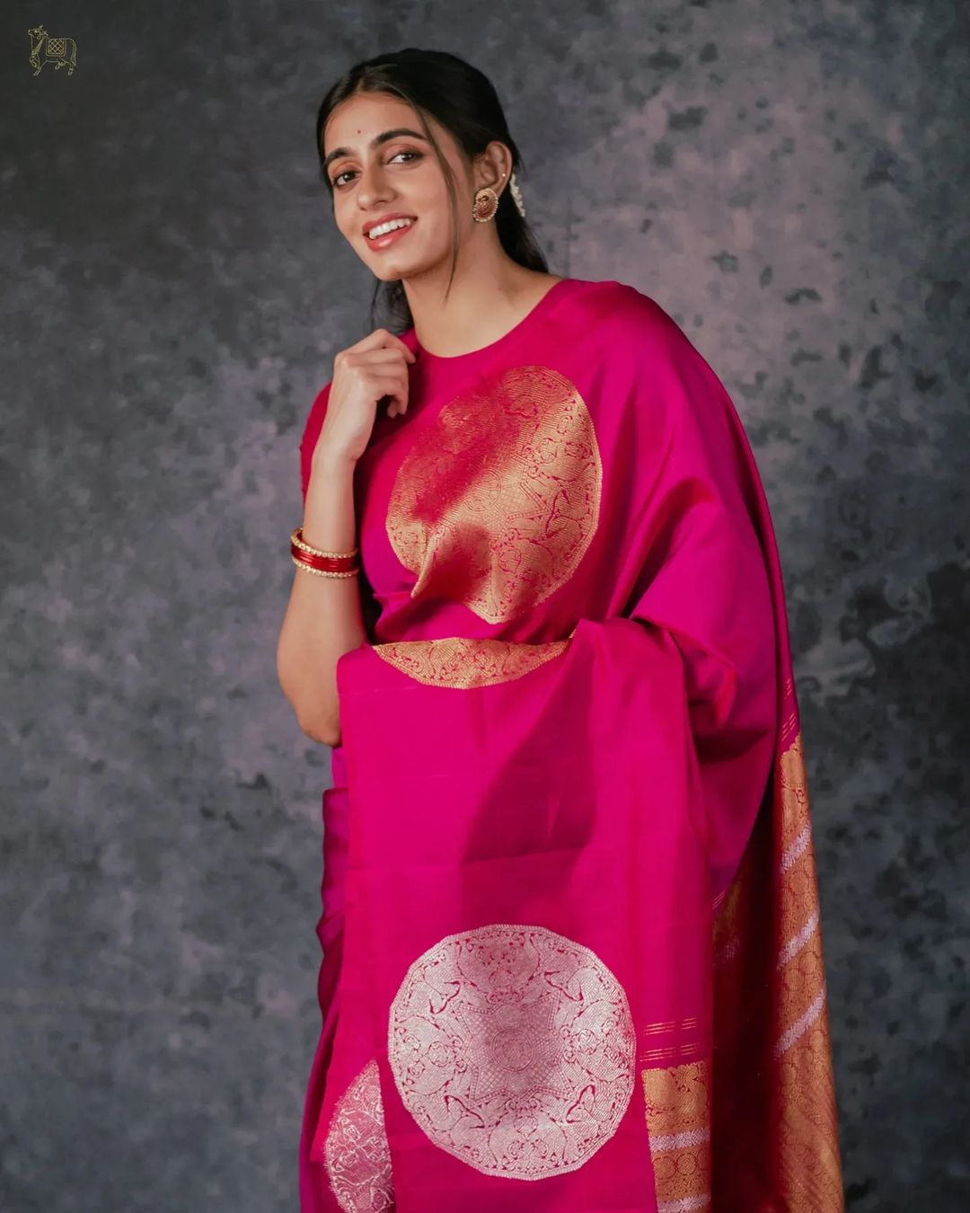 Self Design Banarasi Jacquard Saree (Pink)