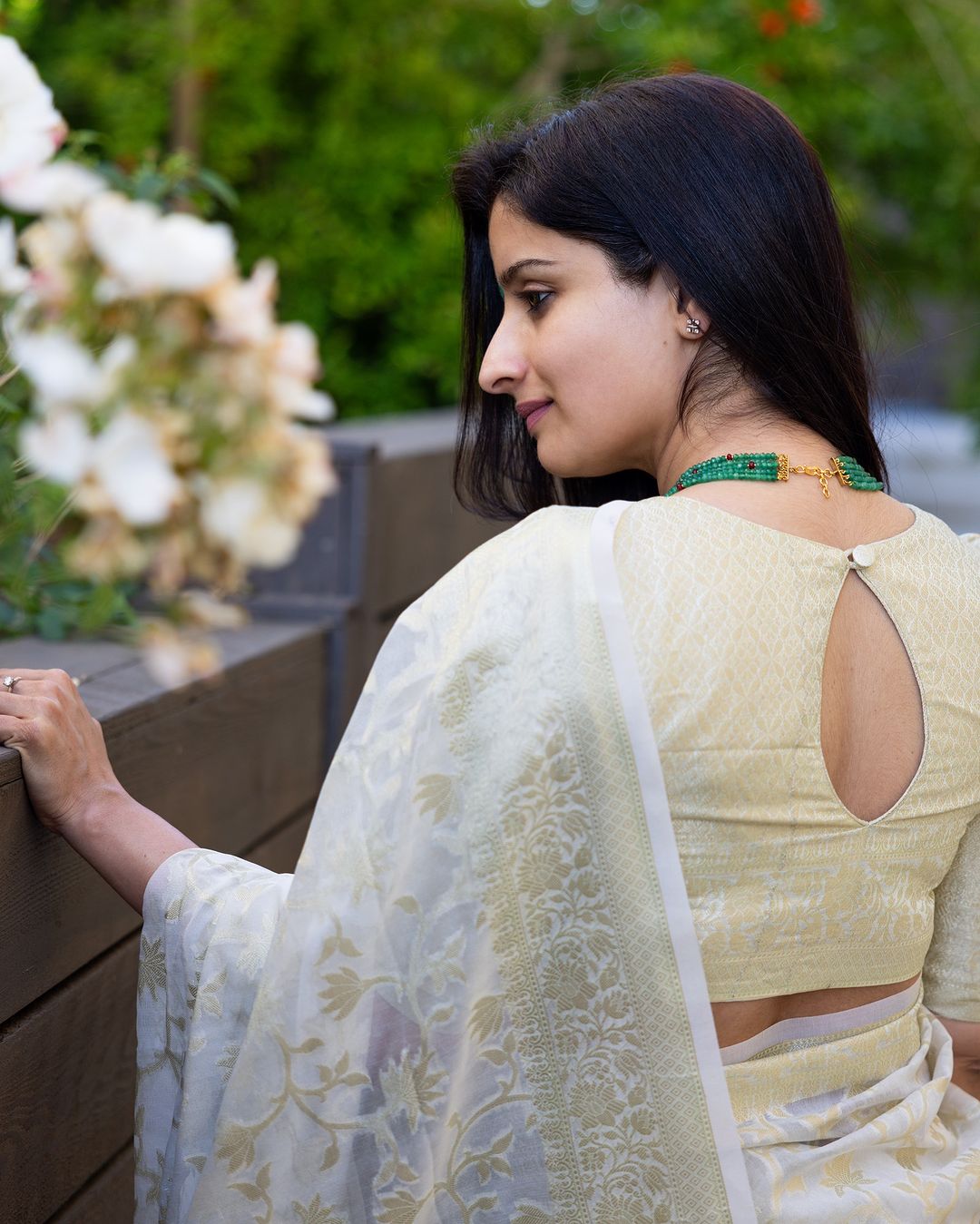 Women Banarasi Silk Saree with Contrast Border