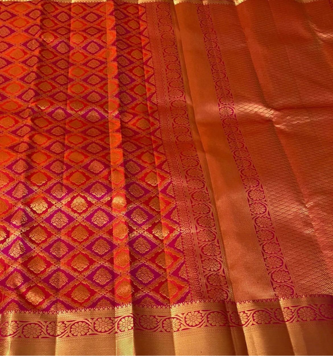 Self Design Banarasi Jacquard Saree (Red)