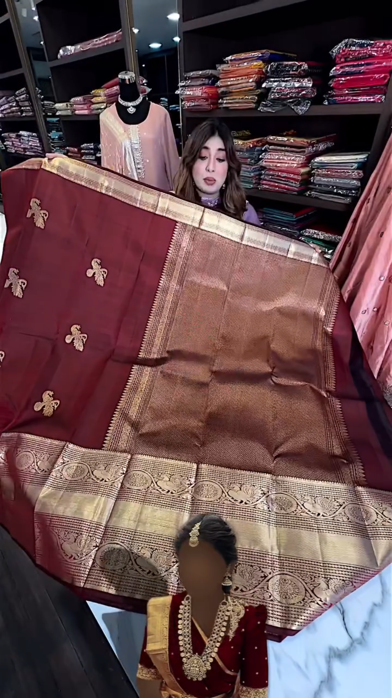 Ineffable Wine Soft Banarasi Silk Saree With Gratifying Blouse Piece