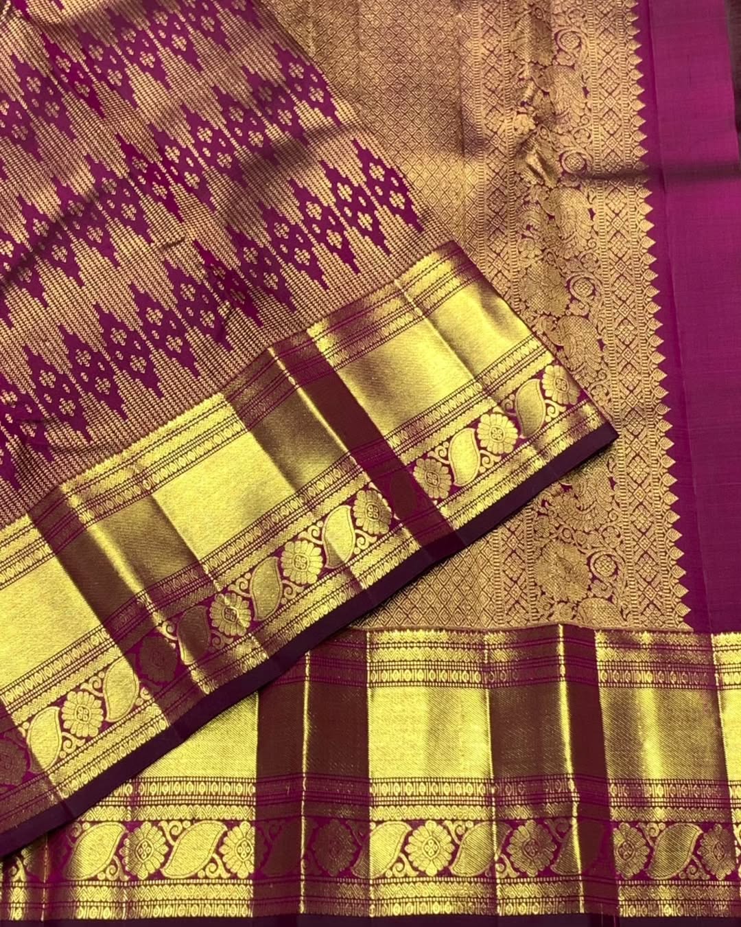 Luxuriant Purple Soft Banarasi Silk Saree With Enthralling Blouse Piece