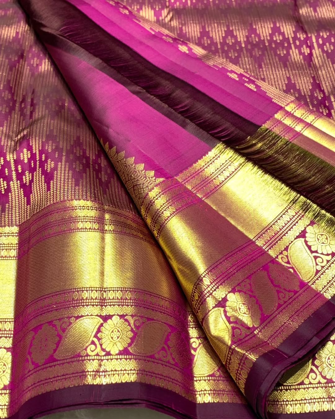 Luxuriant Purple Soft Banarasi Silk Saree With Enthralling Blouse Piece