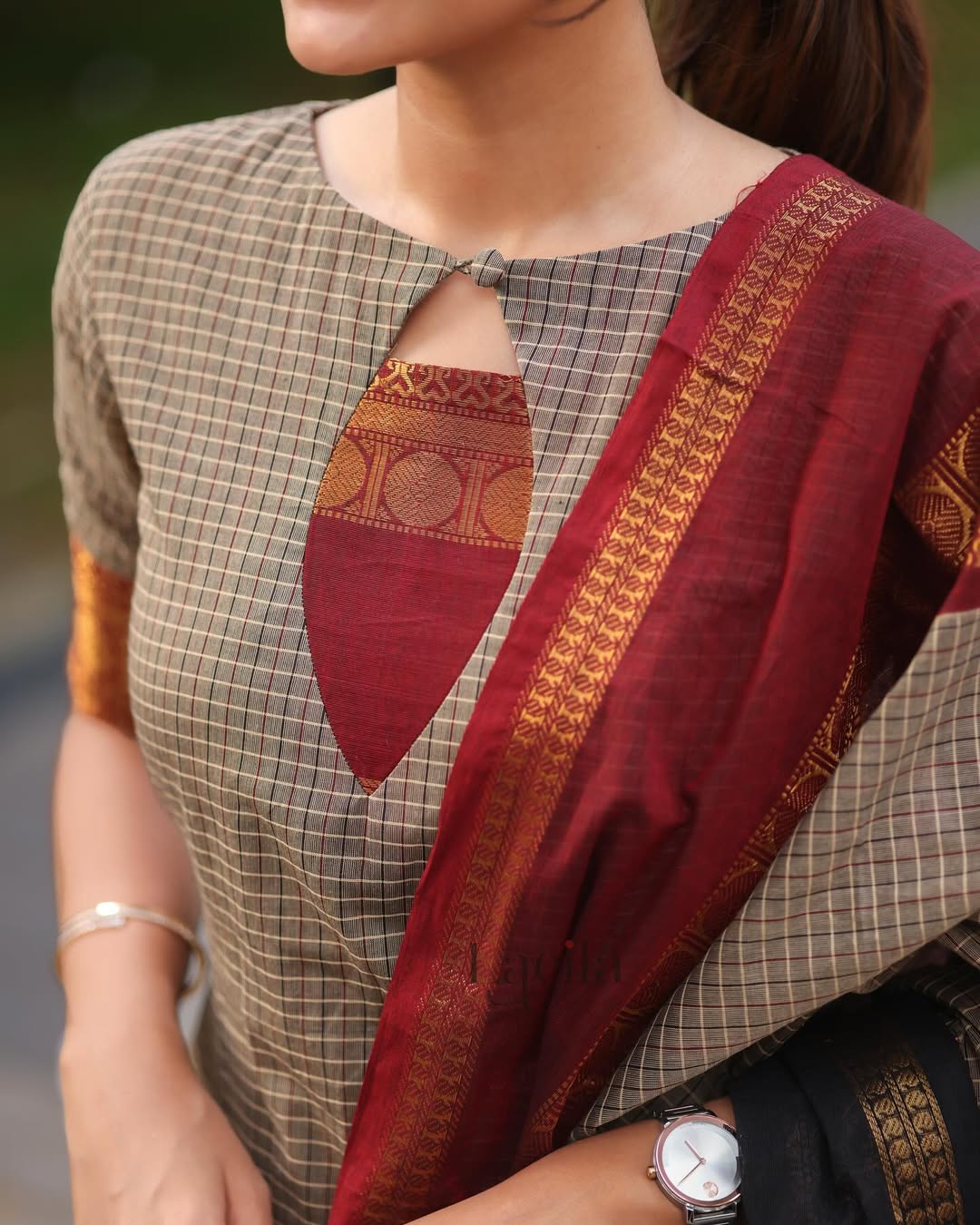 Traditional Checked Kurta Set with Zari Border & Dupatta