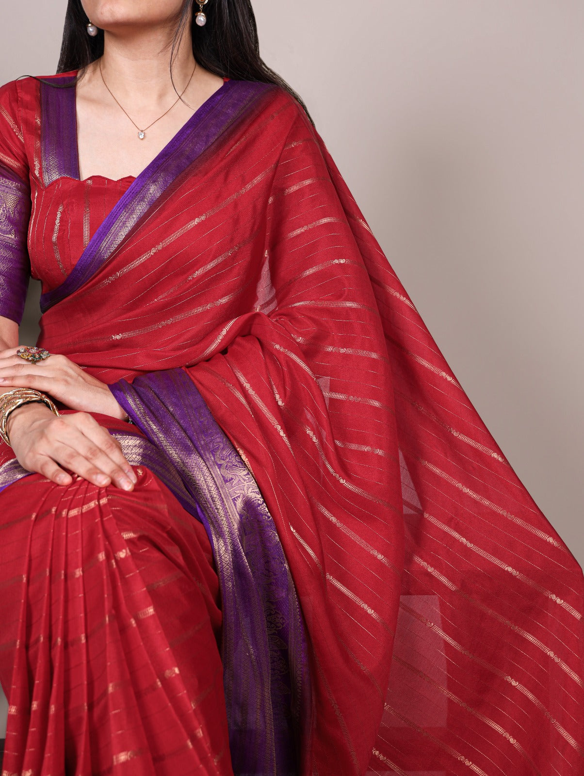 Light on the body, elegant in style A crepe stripe weaving saree