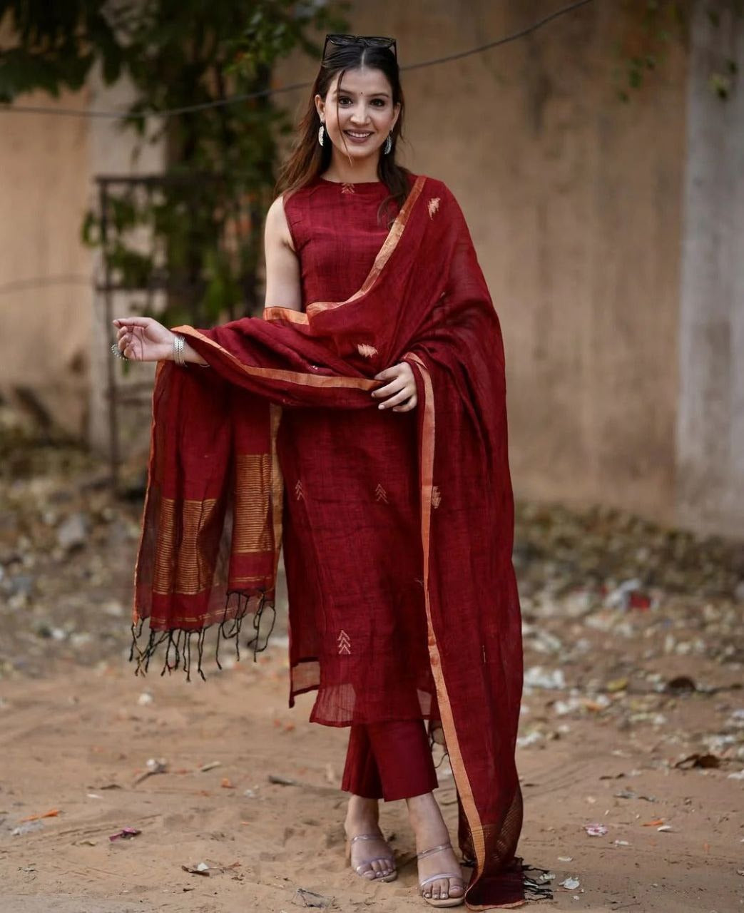 Maroon Sleeveless Kurta Set with Handwoven Border Dupatta