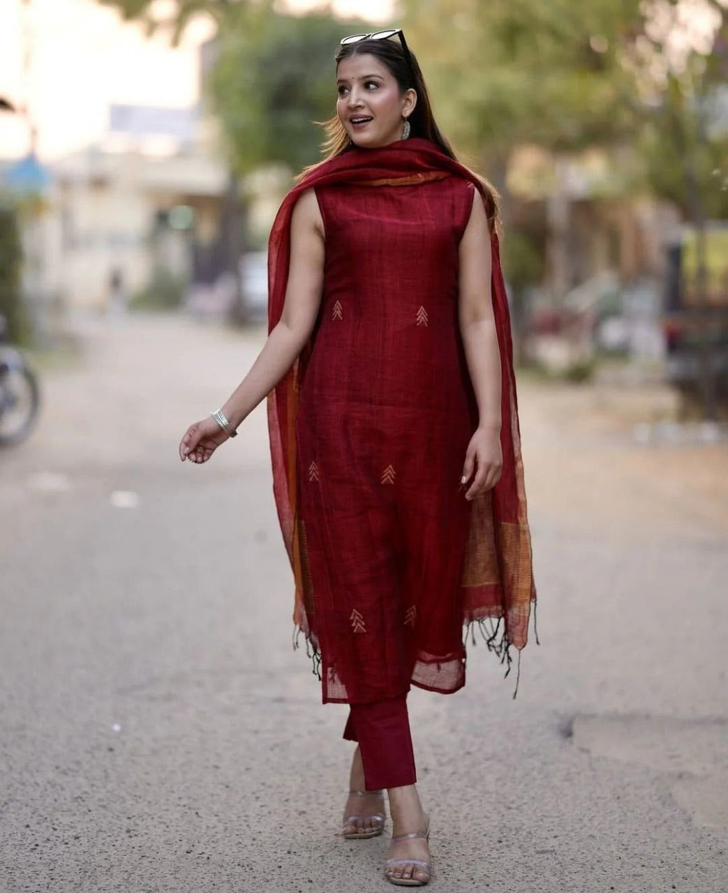 Maroon Sleeveless Kurta Set with Handwoven Border Dupatta