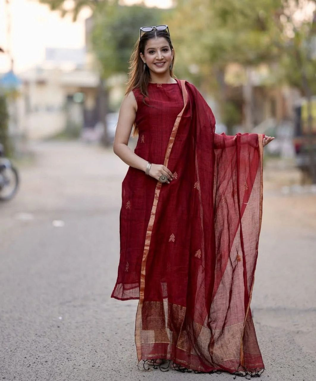 Maroon Sleeveless Kurta Set with Handwoven Border Dupatta