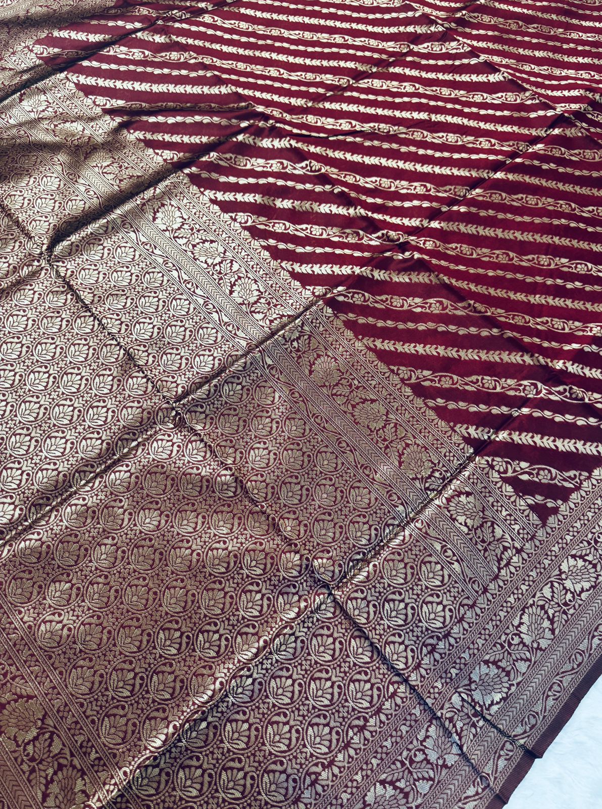 Entrancing Maroon Soft Silk Saree With Surpassing Blouse Piece