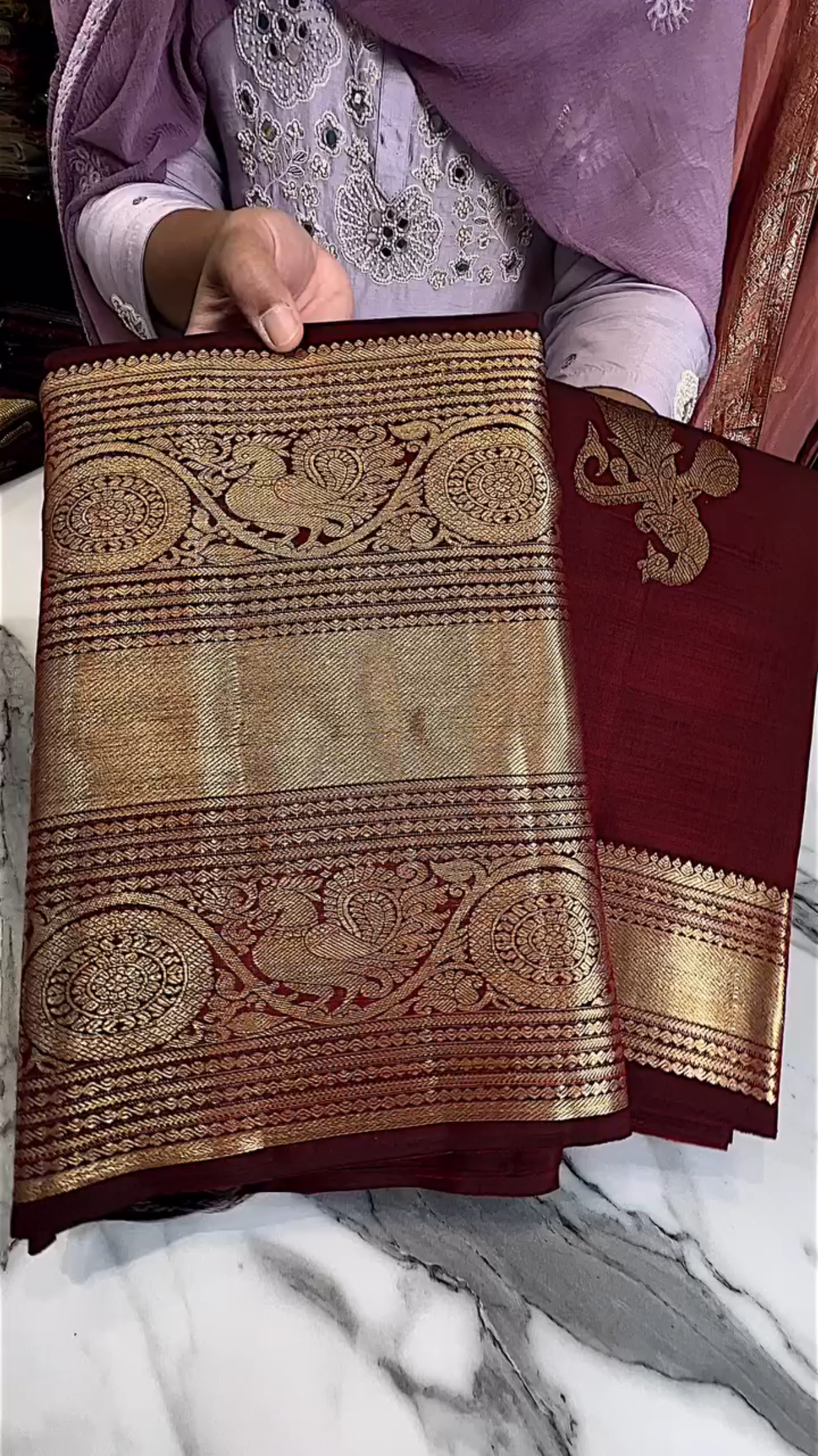 Ineffable Wine Soft Banarasi Silk Saree With Gratifying Blouse Piece