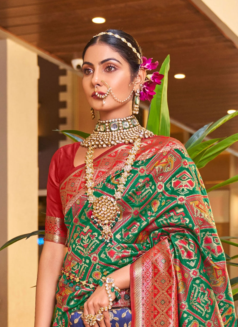 Women Printed Saree with Contrast Border