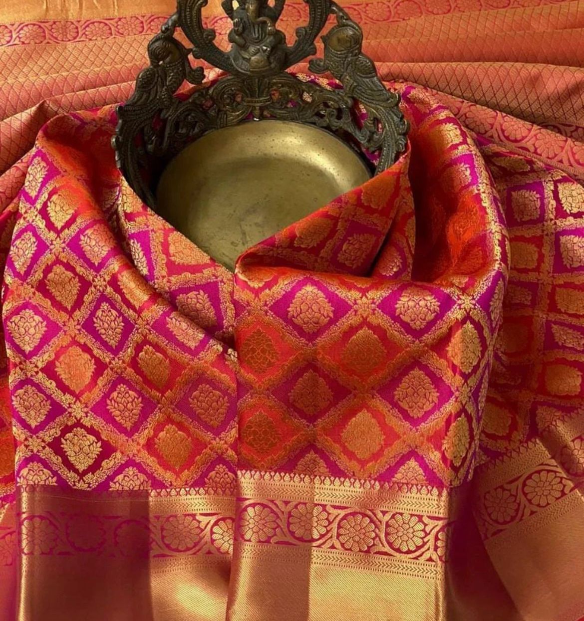 Self Design Banarasi Jacquard Saree  (Red)