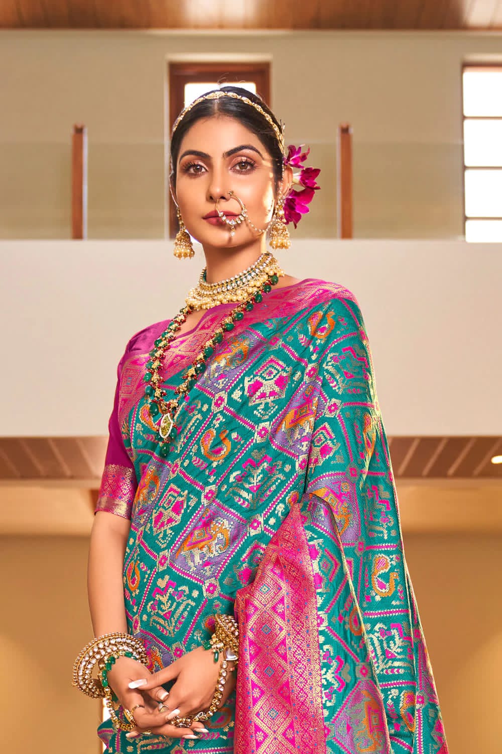 Women Printed Saree with Contrast Border