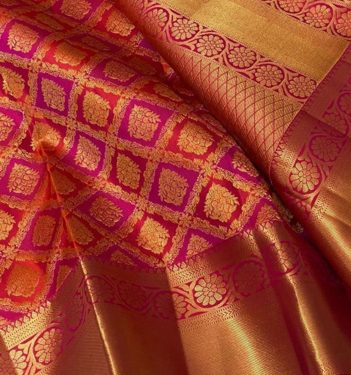 Self Design Banarasi Jacquard Saree  (Red)