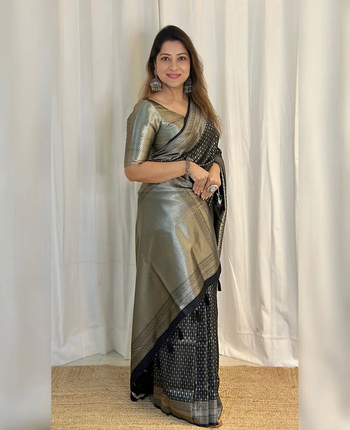 Zari Woven Banarasi Silk Saree with Blouse Set