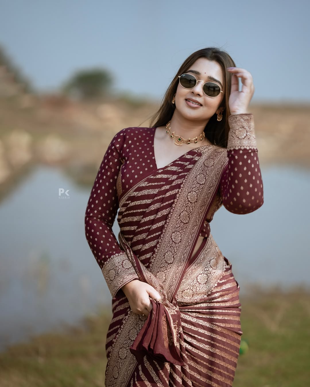 Entrancing Maroon Soft Silk Saree With Surpassing Blouse Piece