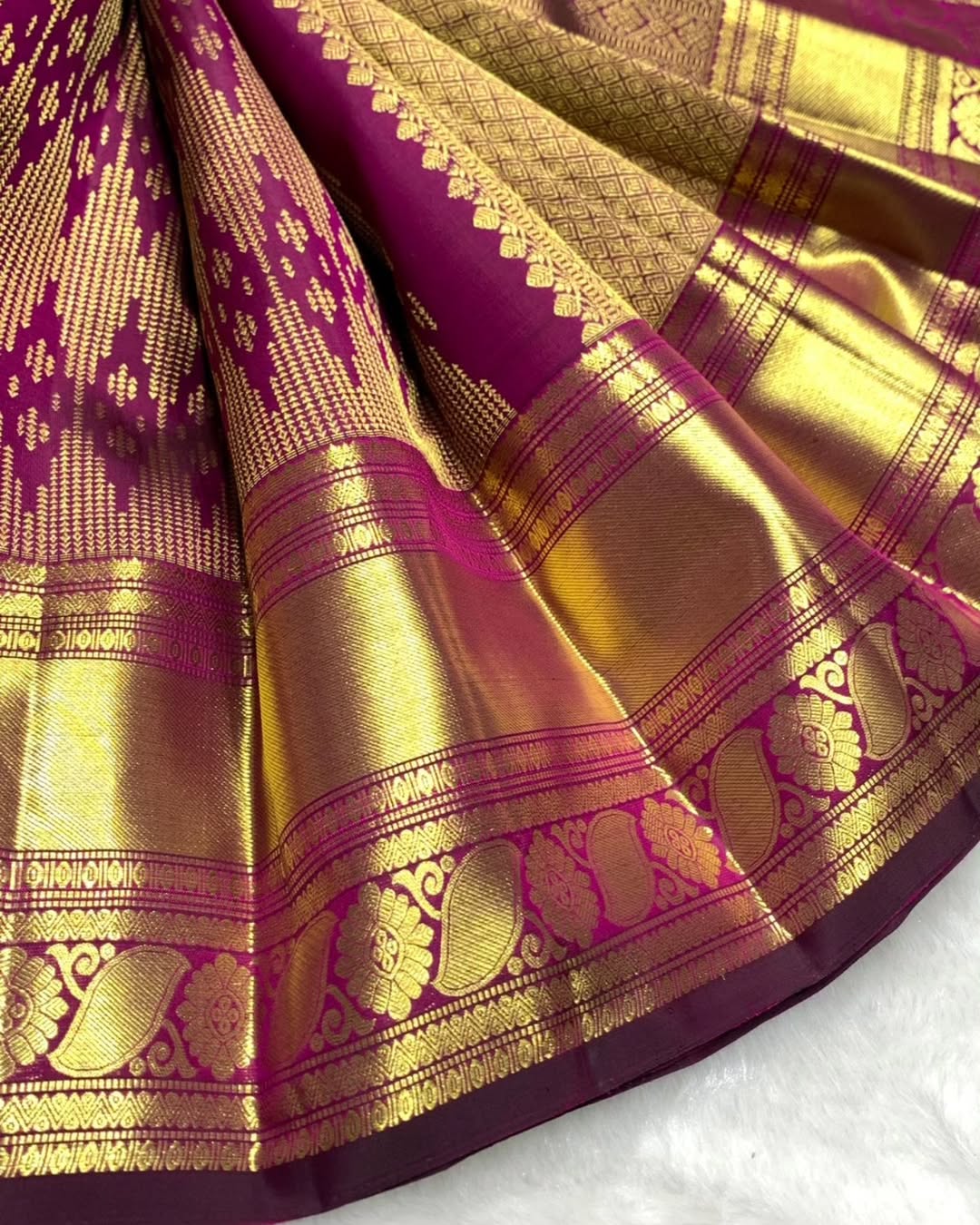 Luxuriant Purple Soft Banarasi Silk Saree With Enthralling Blouse Piece