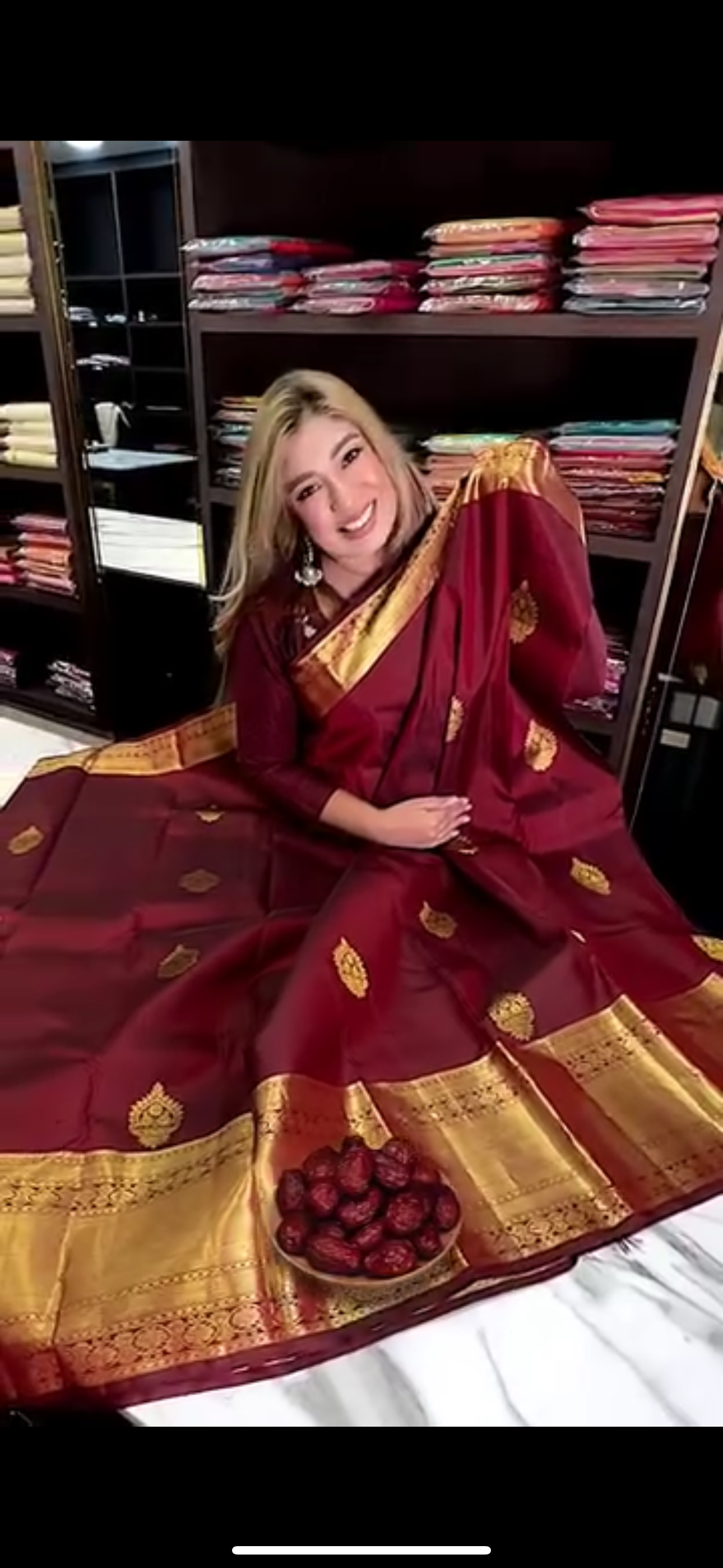 Ineffable Wine Soft Banarasi Silk Saree With Gratifying Blouse Piece