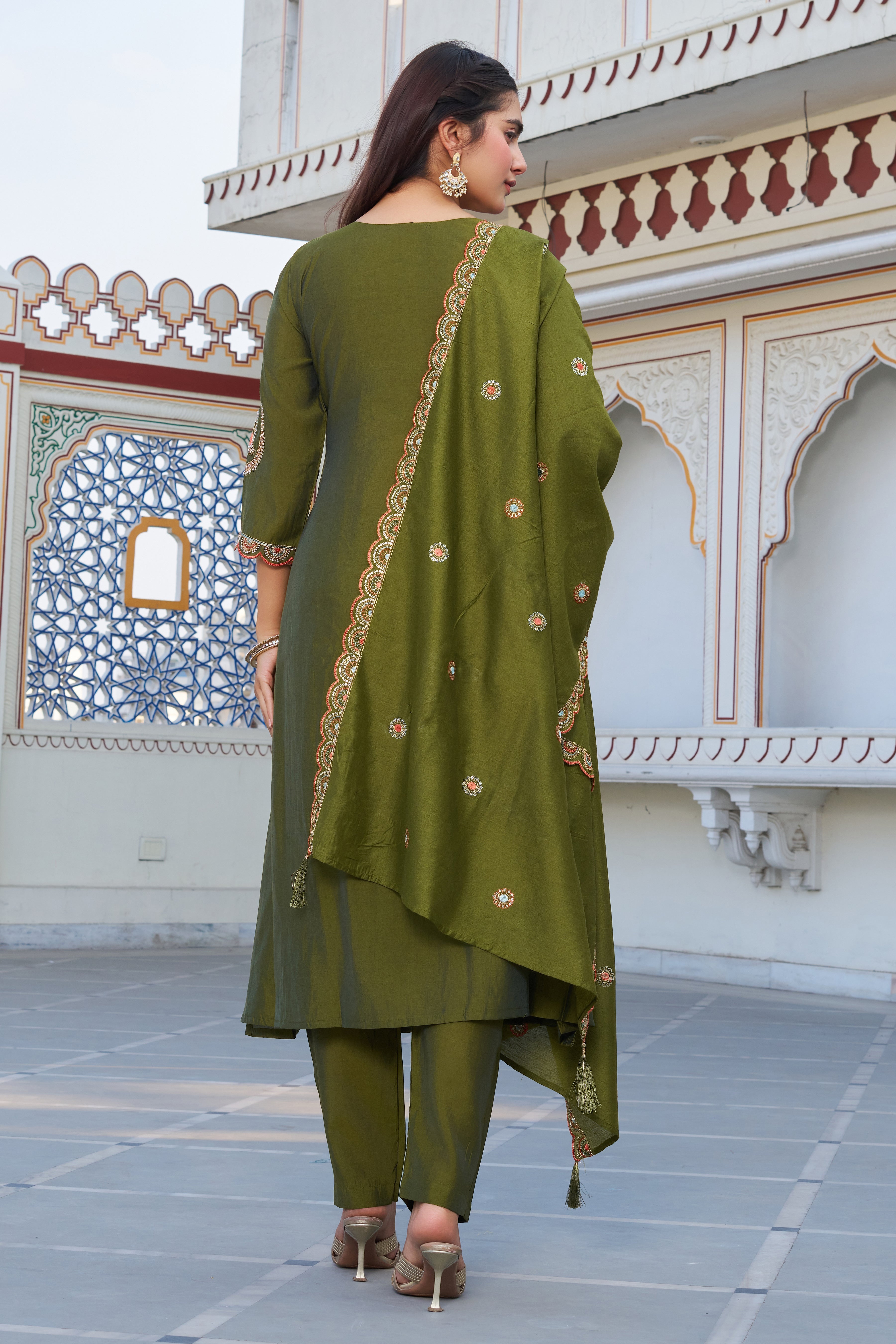 Elegant Olive Green Embroidered Kurta Set with Dupatta for Women
