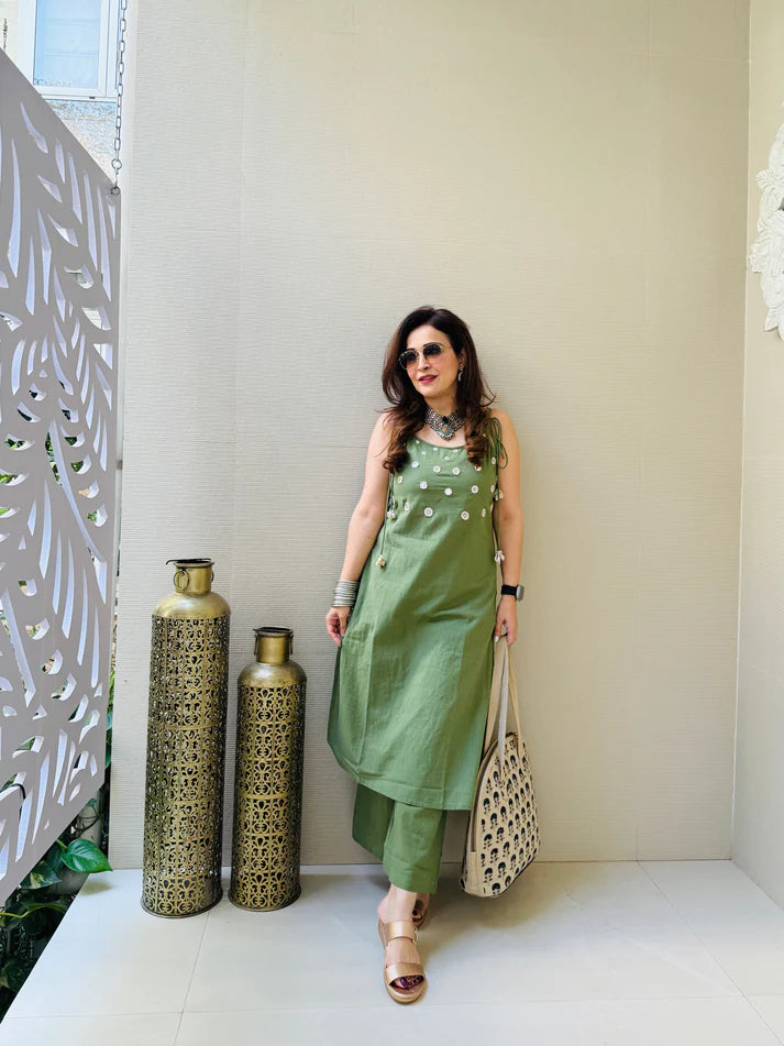 Olive Green Sleeveless Kurta Set with White Tassel Embellishments
