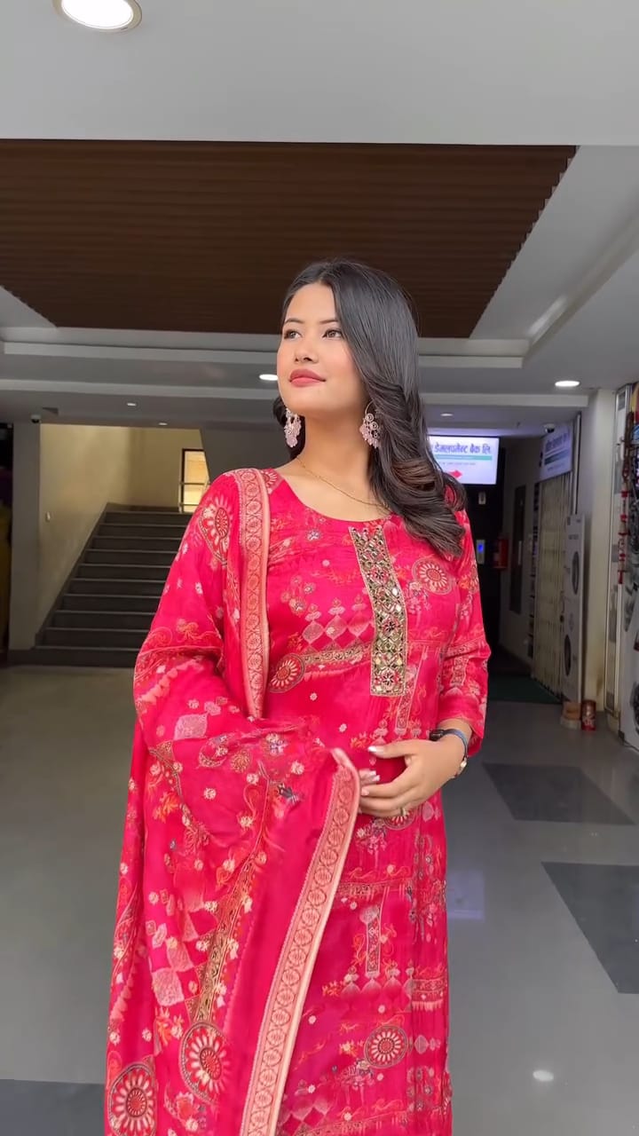 Women red Floral Print Straight Kurta Set