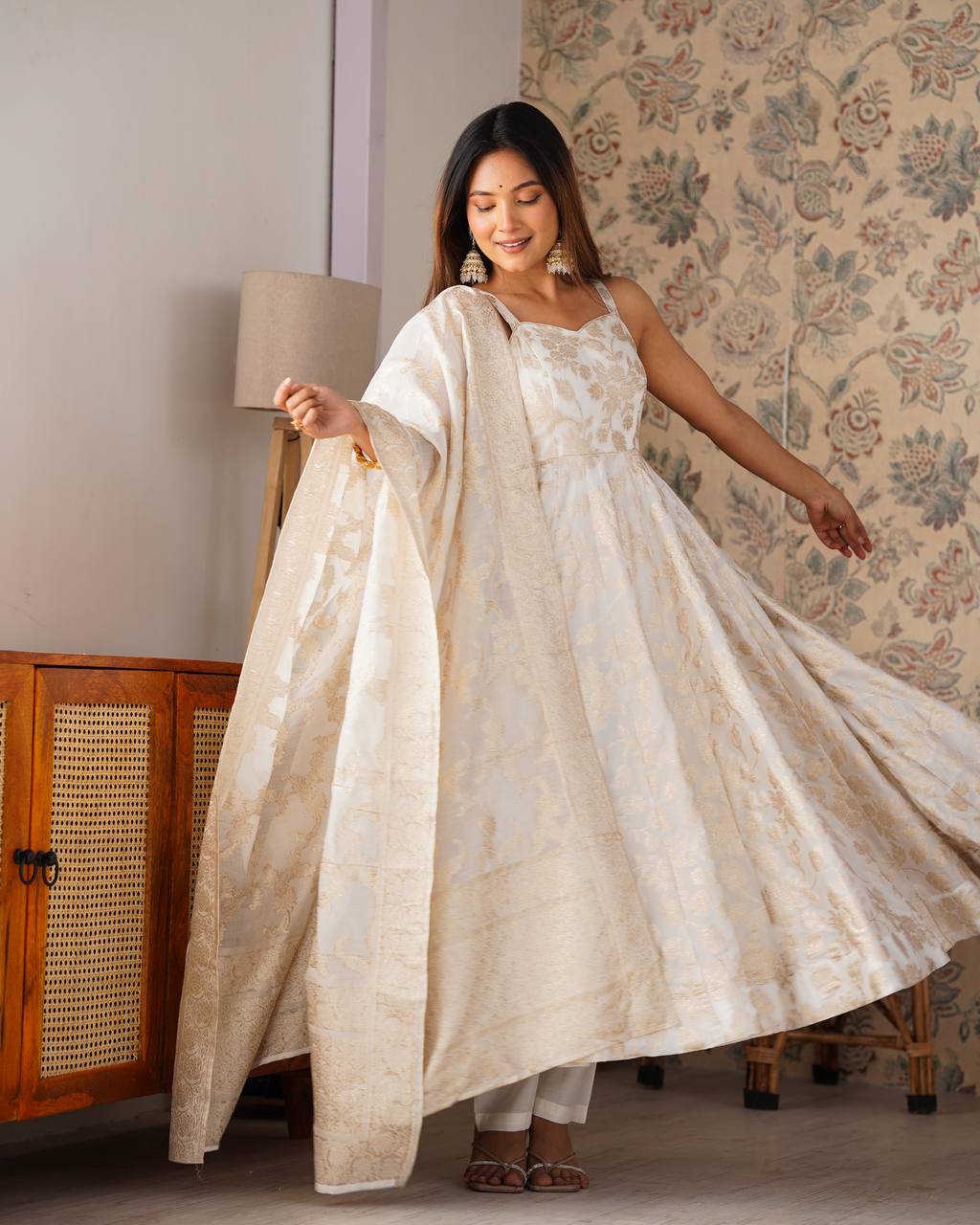 Elegant Off-White Floral Anarkali Suit Set with Dupatta – Festive & Party Wear